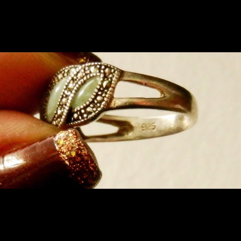 1960s vintage Jade ans marcasite silver ring 💍